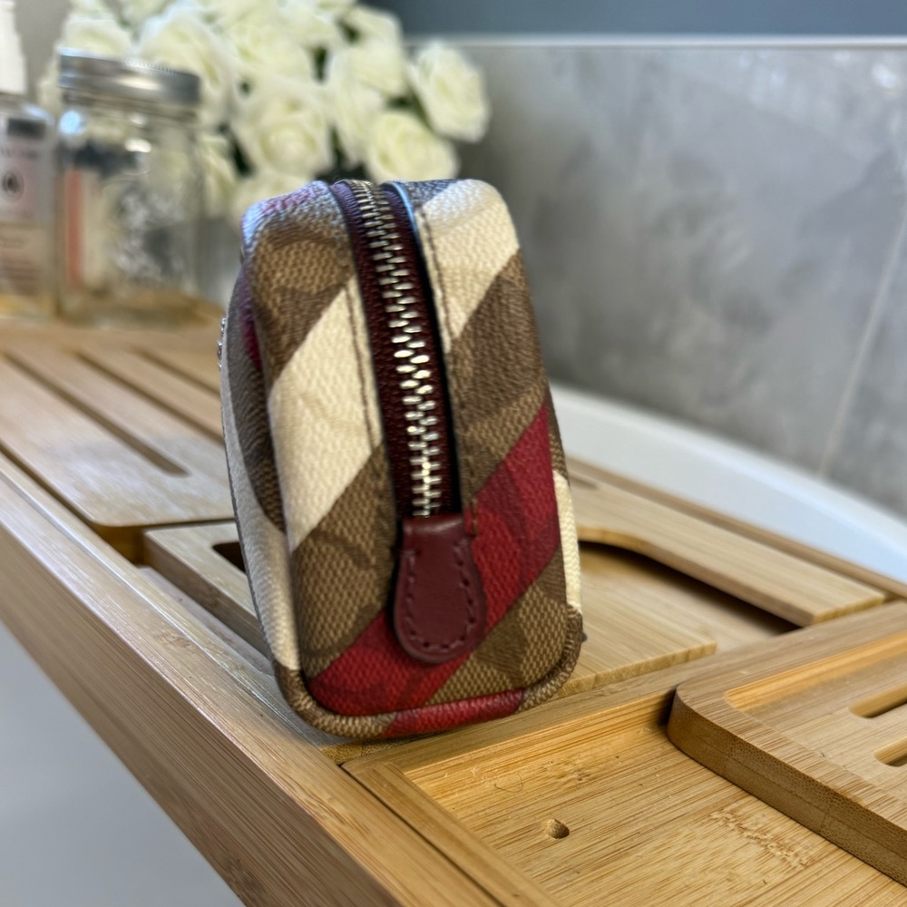Coach Mini Boxy Pouch - Picture 3 of 9